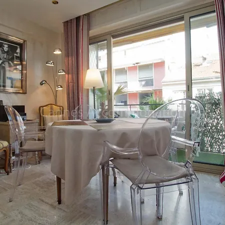 Isadora Apartment